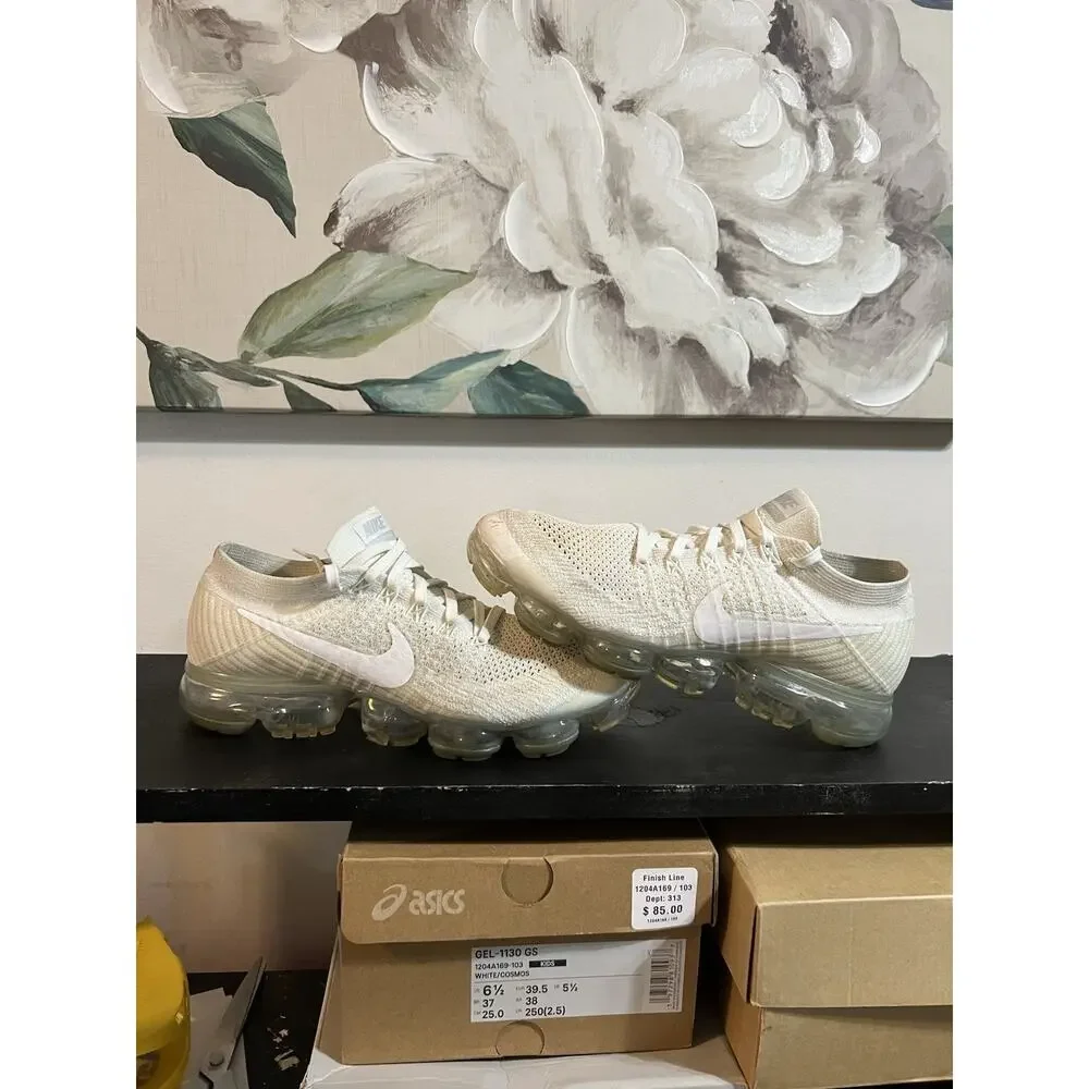 Size 8.5- Nike Air VaporMax Flyknit White Sail Running Sneakers 849558-100